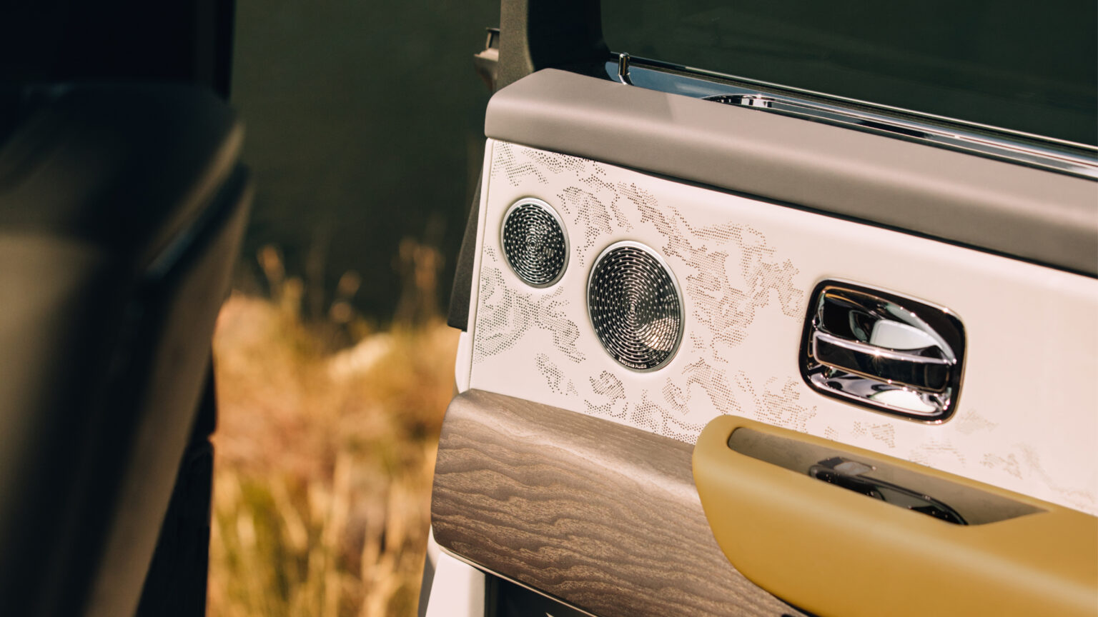 P90549005_highRes_rolls-royce-cullinan