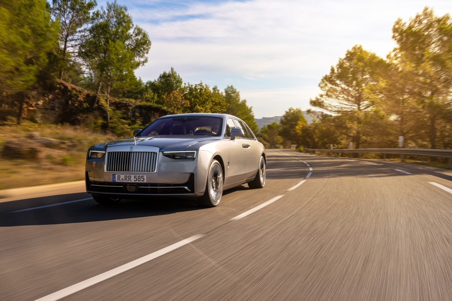 P90583682_lowRes_rolls-royce-ghost-ex