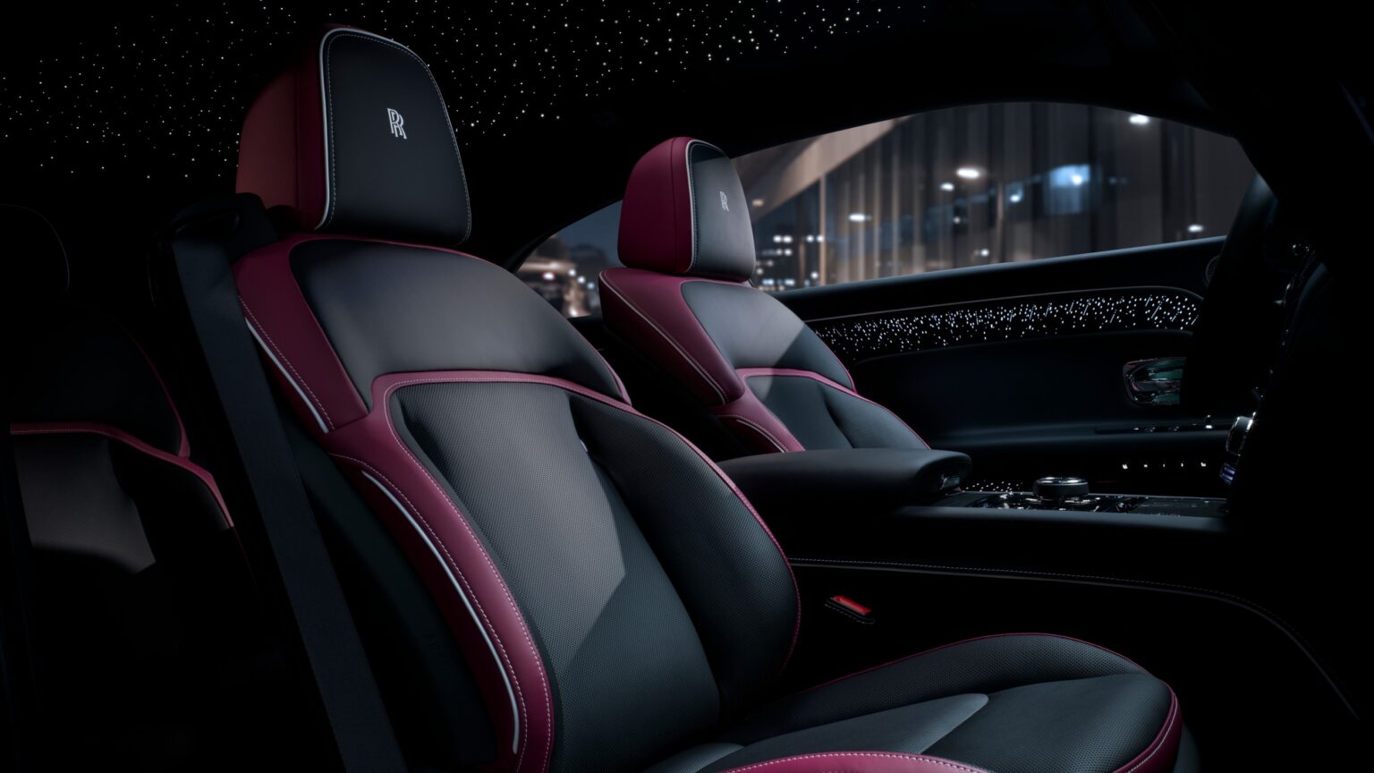 P90587825_lowRes_rolls-royce-black-ba