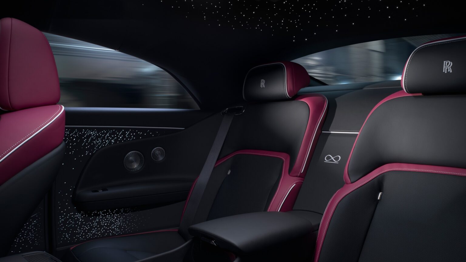 P90587827_lowRes_rolls-royce-black-ba